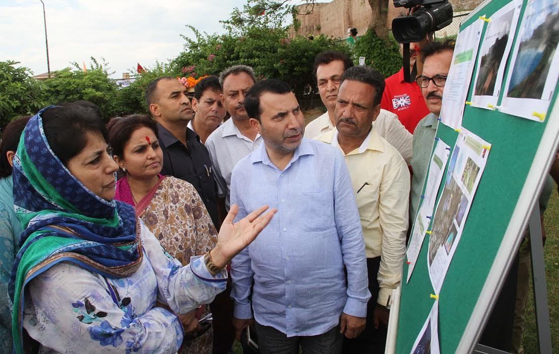CM takes stock of development, tourism projects in Jammu